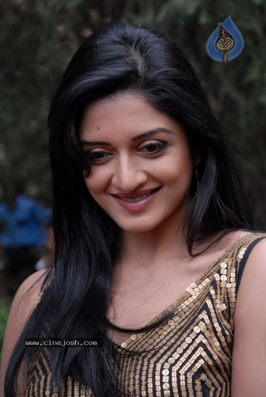 Vimala Raman Stills - 33 / 36 photos