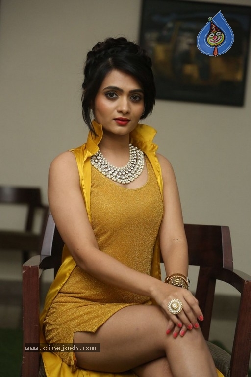 Vishakha New Pics - 11 / 36 photos