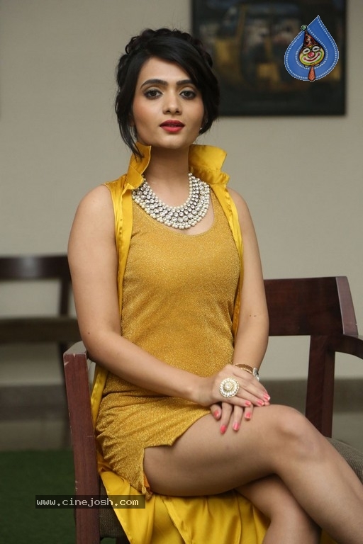 Vishakha New Pics - 23 / 36 photos