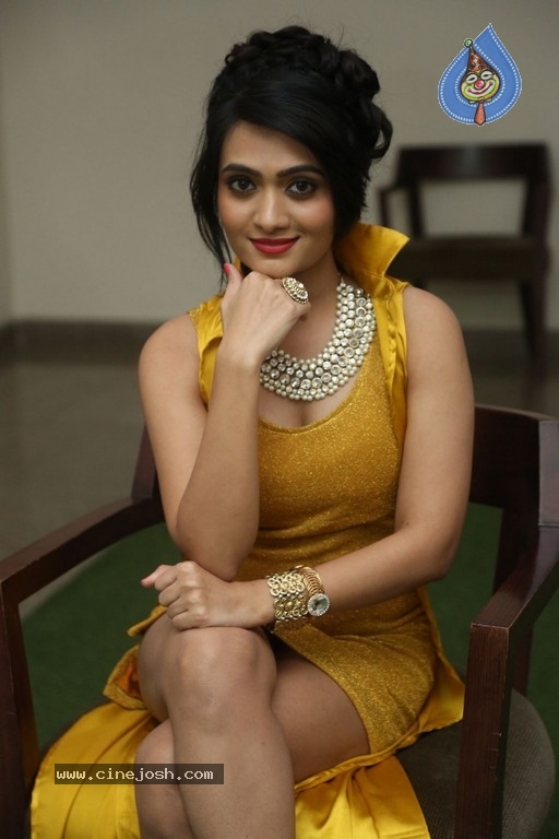 Vishakha New Pics - 25 / 36 photos