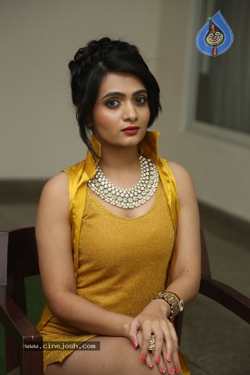 Vishakha New Pics - 31 / 36 photos