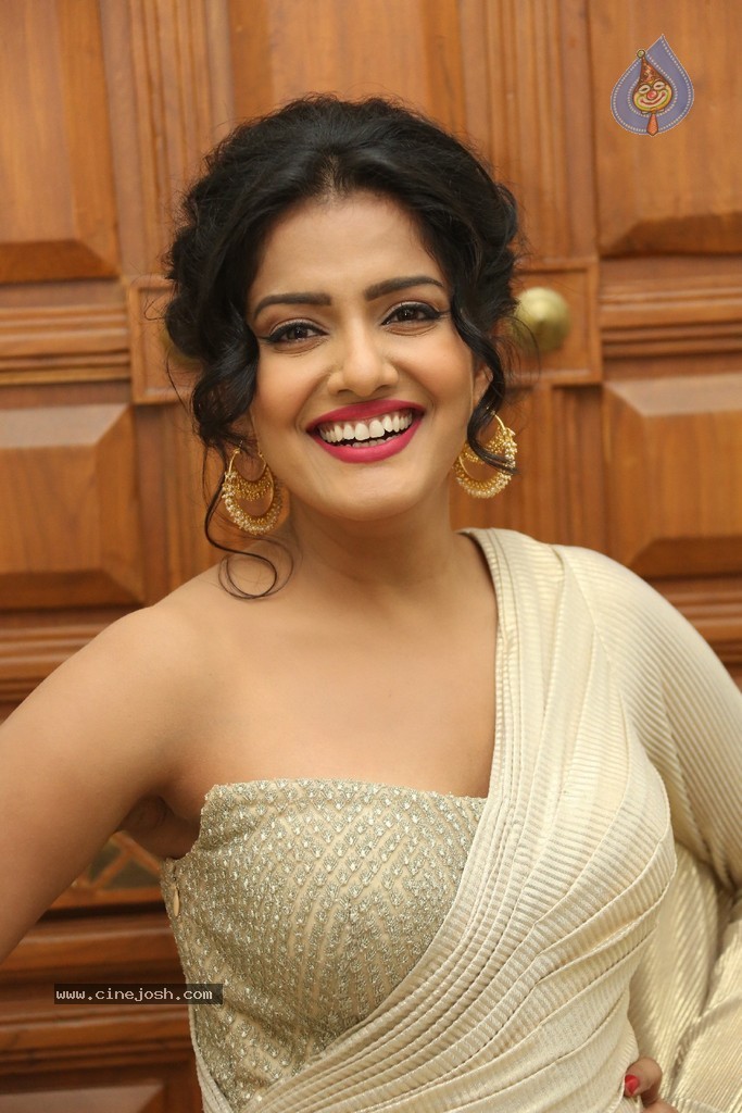 Vishakha Singh Hot Stills Photo 104 Of 152 7826