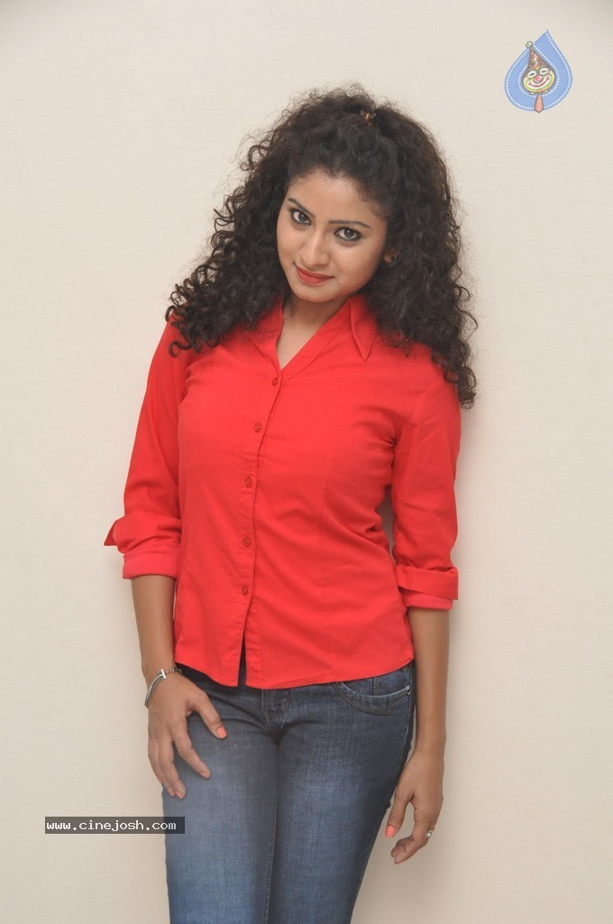 Vishnu Priya Gallery - 34 / 48 photos