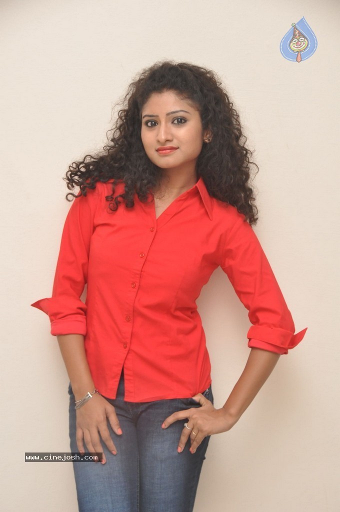 Vishnu Priya Gallery - 42 / 48 photos