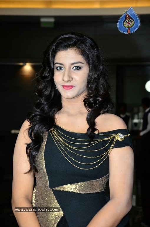 Vishnu Priya Gallery - 2 / 20 photos