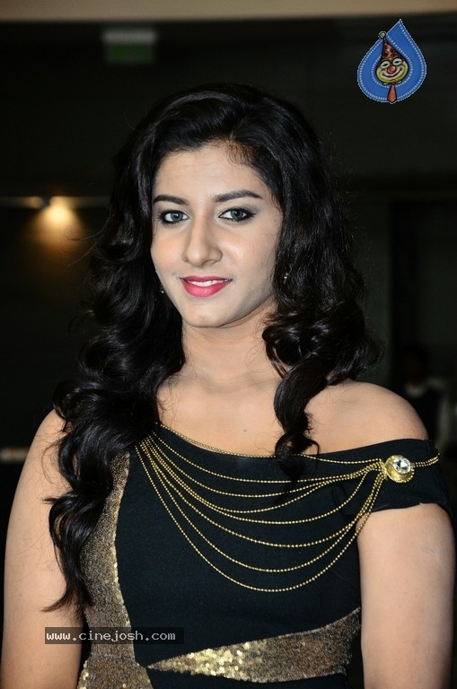 Vishnu Priya Gallery - 17 / 20 photos