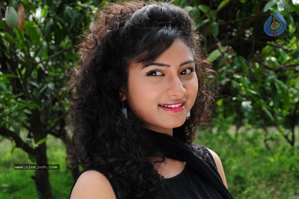 Vishnu Priya Images - 25 / 75 photos