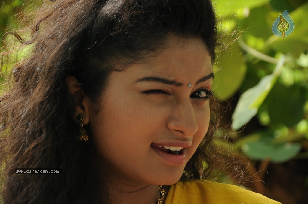 Vishnu Priya Images - 30 / 75 photos