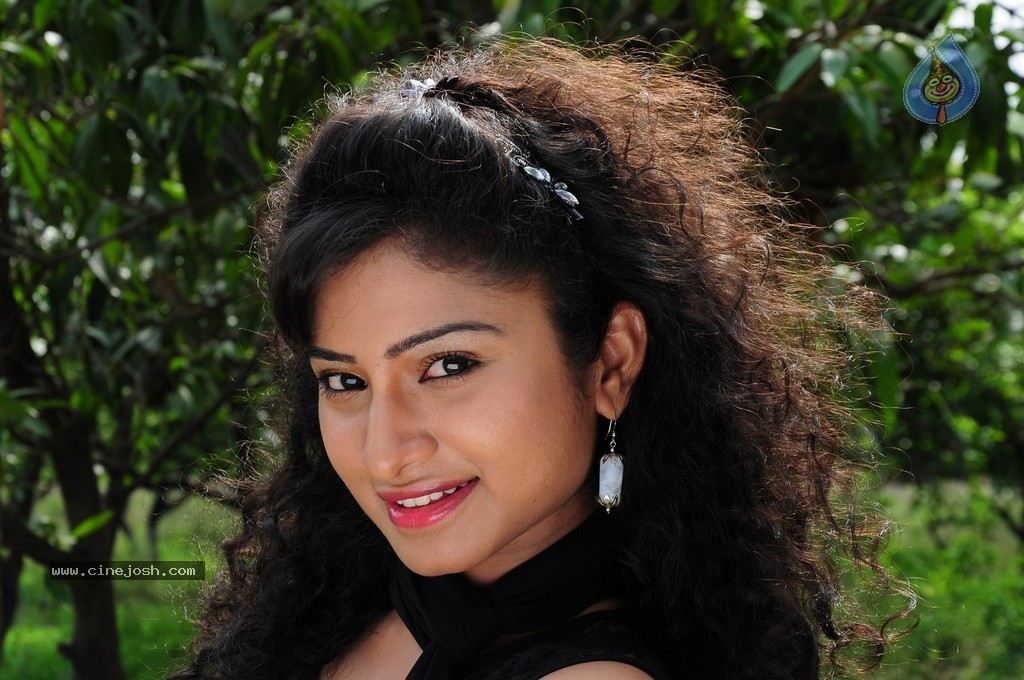 Vishnu Priya Images - 31 / 75 photos