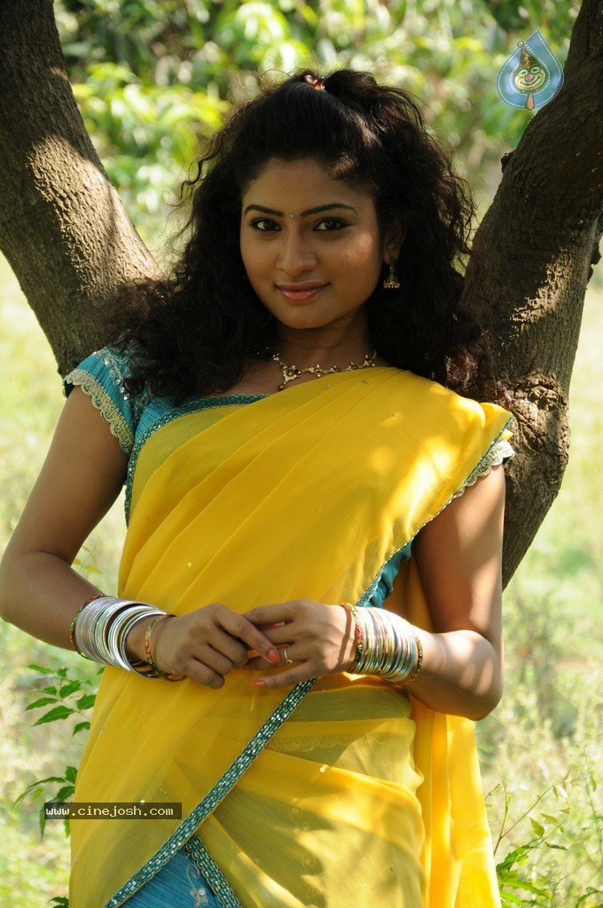 Vishnu Priya Images - 32 / 75 photos