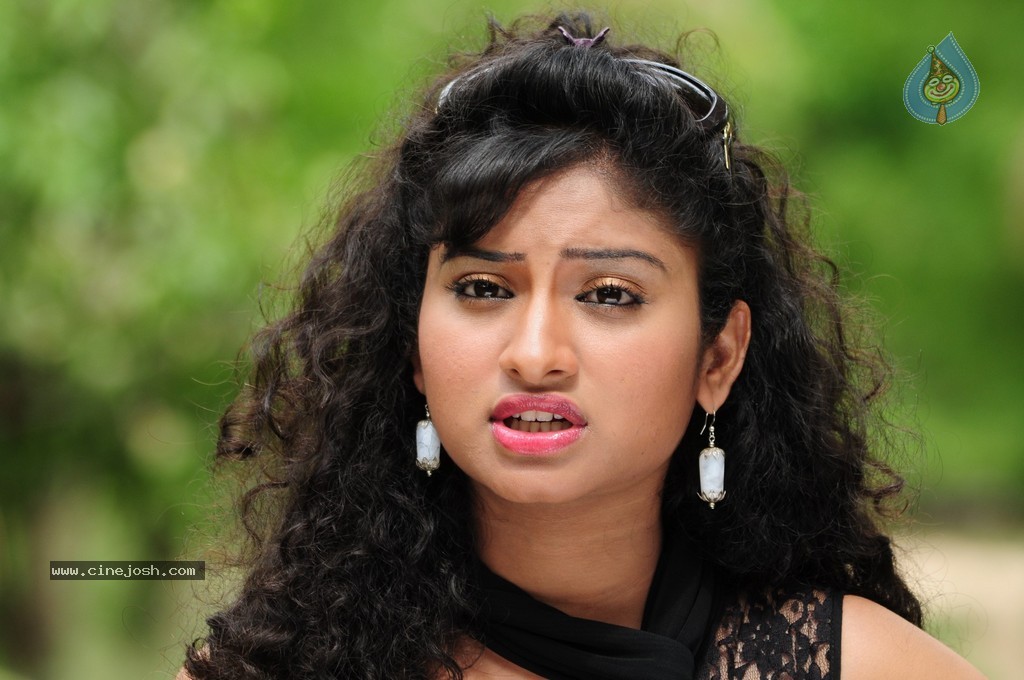 Vishnu Priya Images - 34 / 75 photos