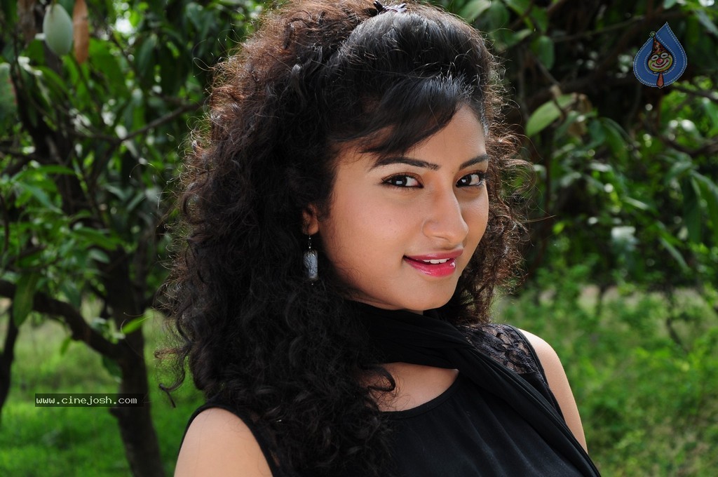 Vishnu Priya Images - 36 / 75 photos