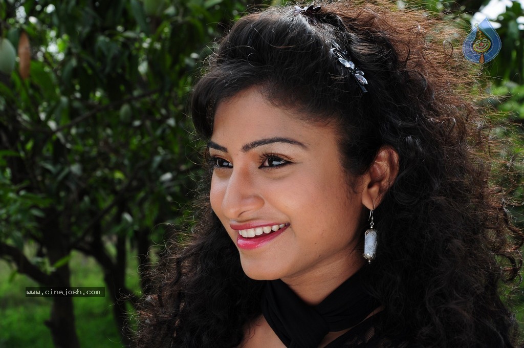 Vishnu Priya Images - 42 / 75 photos