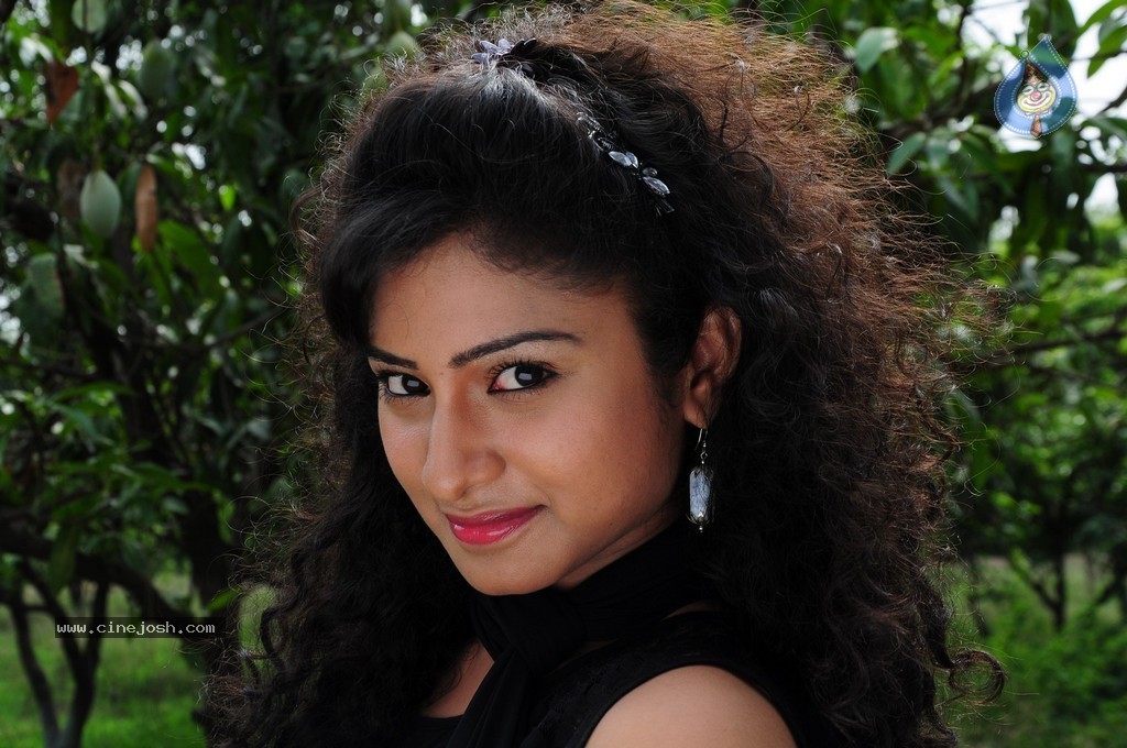 Vishnu Priya Images - 52 / 75 photos