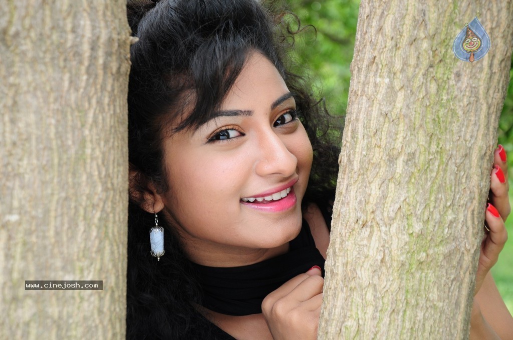 Vishnu Priya Images - 55 / 75 photos