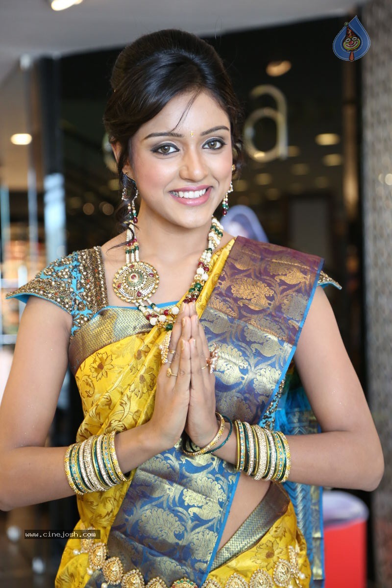 Vithika New Photos - 26 / 80 photos