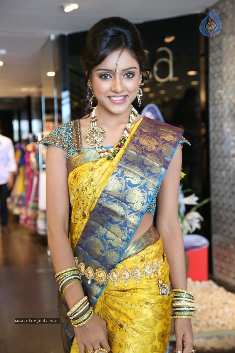 Vithika New Photos - 39 / 80 photos