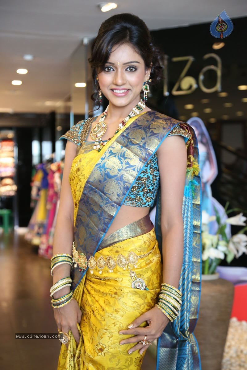 Vithika New Photos - 57 / 80 photos