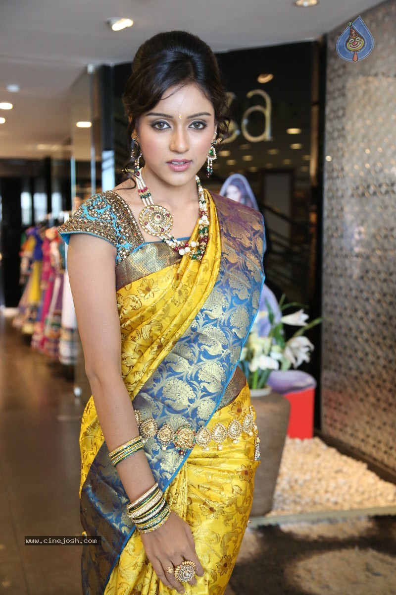 Vithika New Photos - 60 / 80 photos