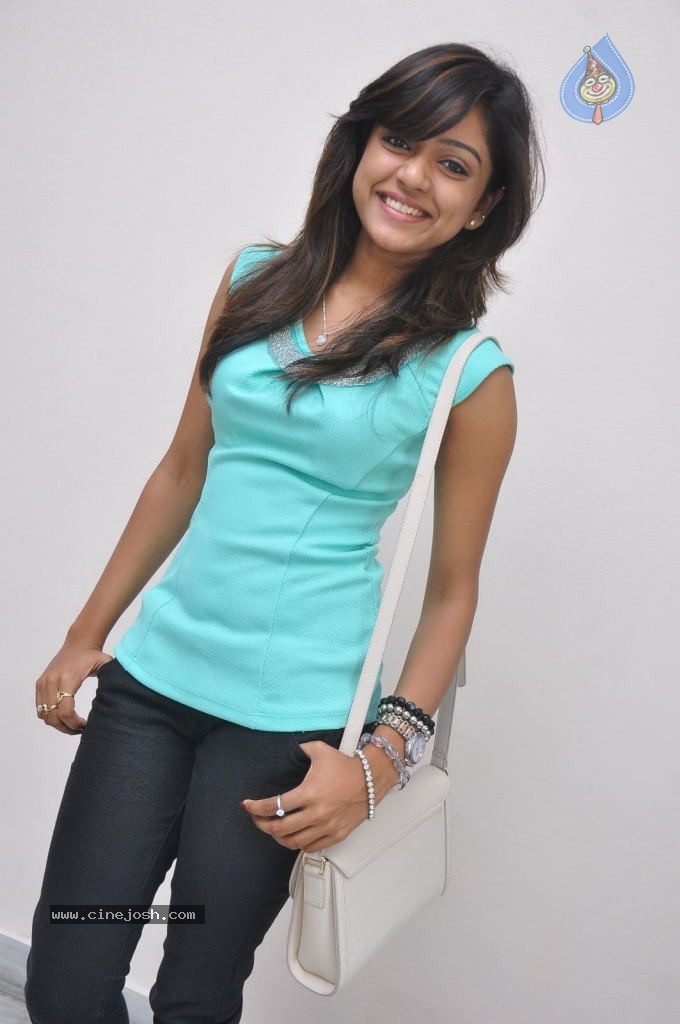 Vithika Sheru Gallery - 45 / 56 photos