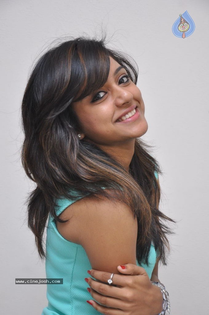 Vithika Sheru Gallery - 52 / 56 photos