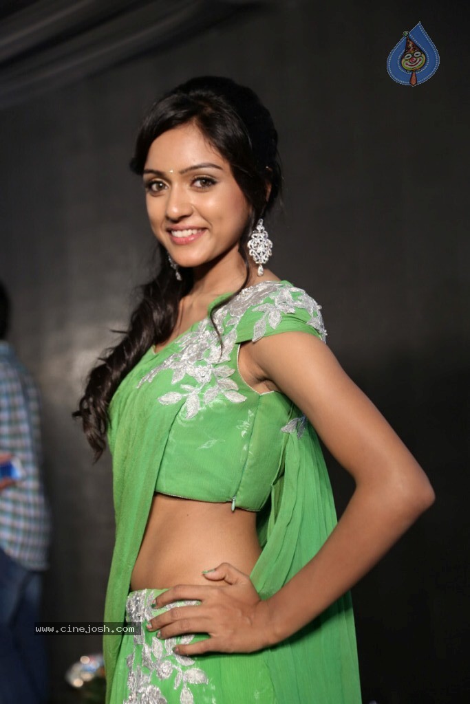 Vithika Sheru Stills - 52 / 57 photos