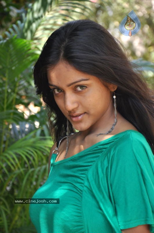 Vithika Stills - 23 / 83 photos