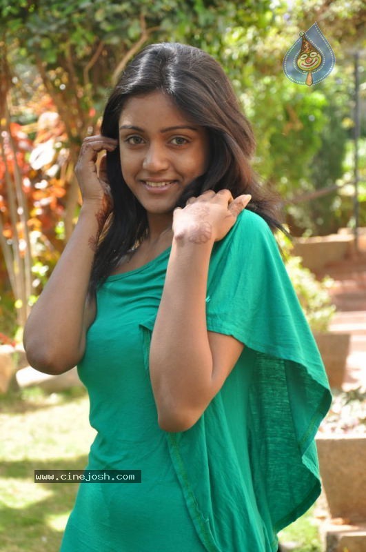 Vithika Stills - 64 / 83 photos