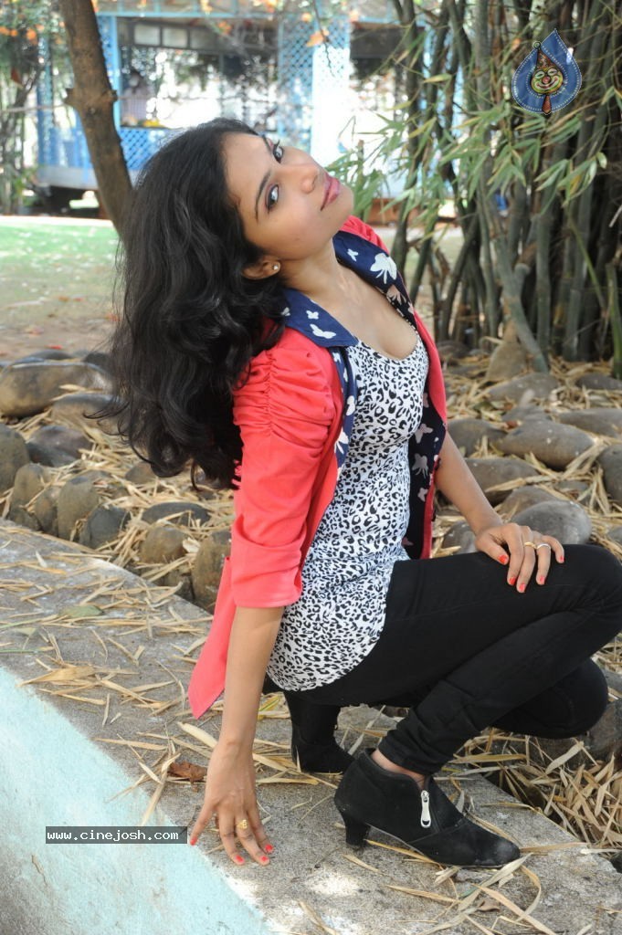 Vrushali Hot Photos - 5 / 67 photos