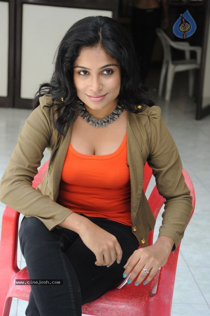 Vrushali Latest Photos - 34 / 109 photos