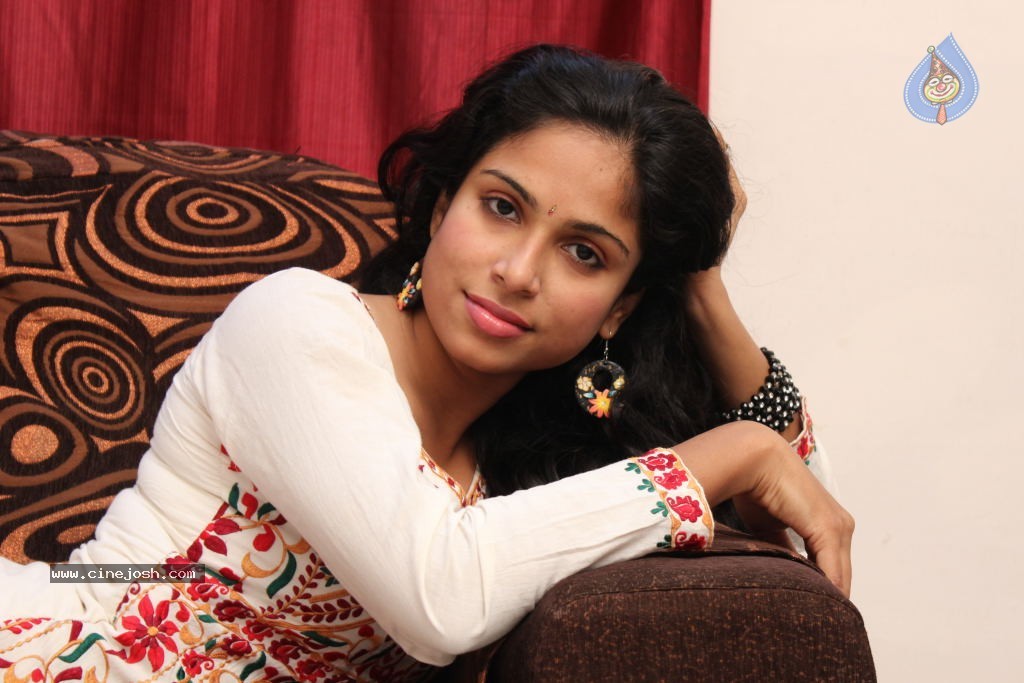 Vrushali Stills - 26 / 74 photos