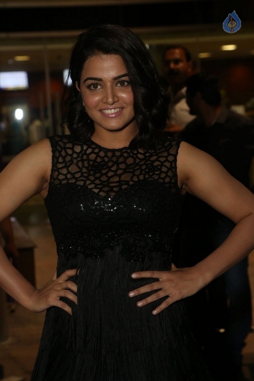 Wamiqa Gabbi Gallery  - 10 / 36 photos