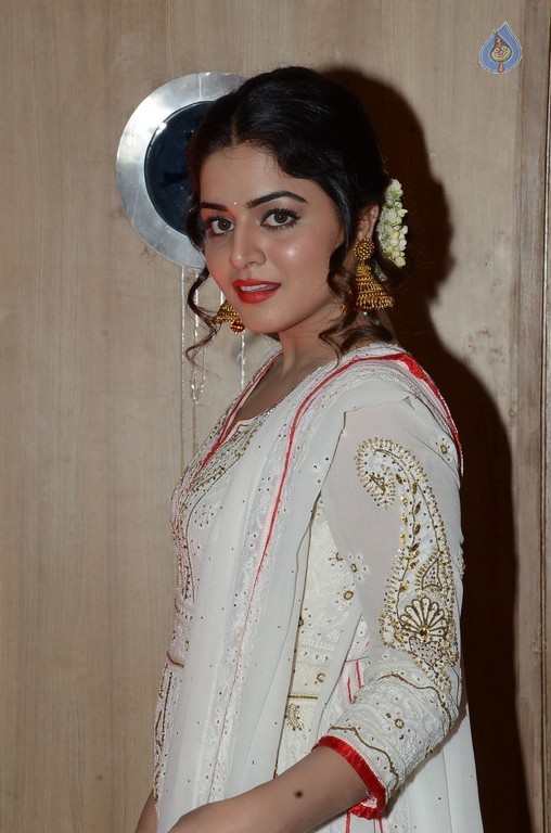 Wamiqa Gabbi Pics - 38 / 40 photos