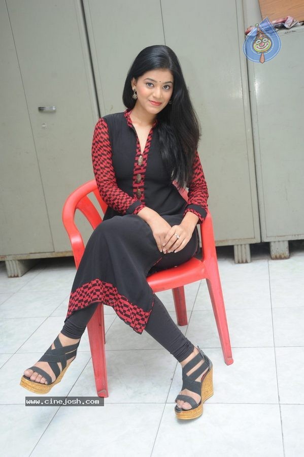 Yamini Bhasker - 23 / 80 photos