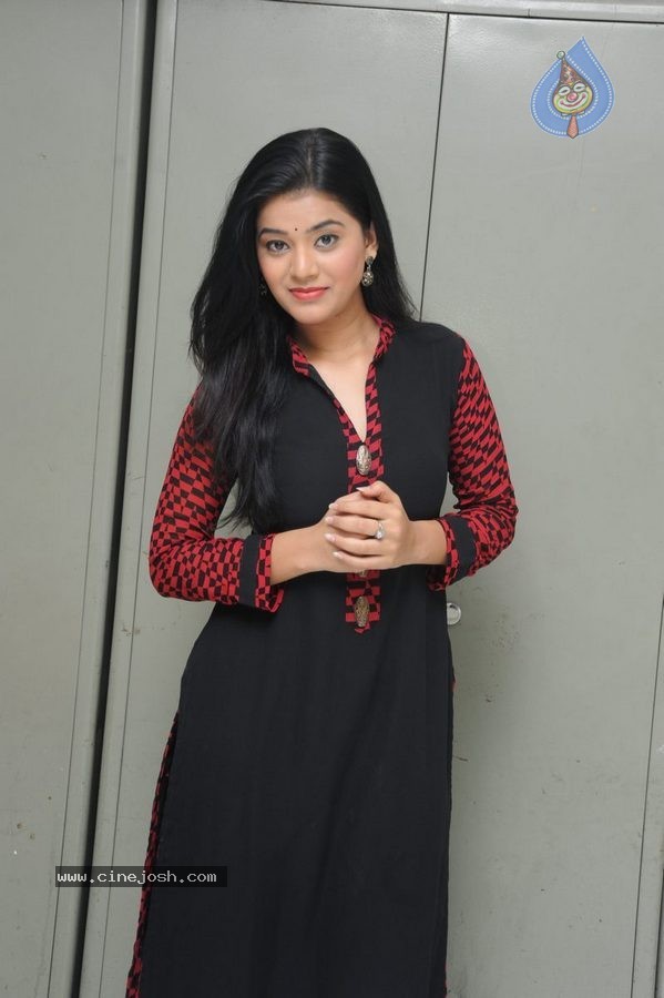 Yamini Bhasker - 40 / 80 photos