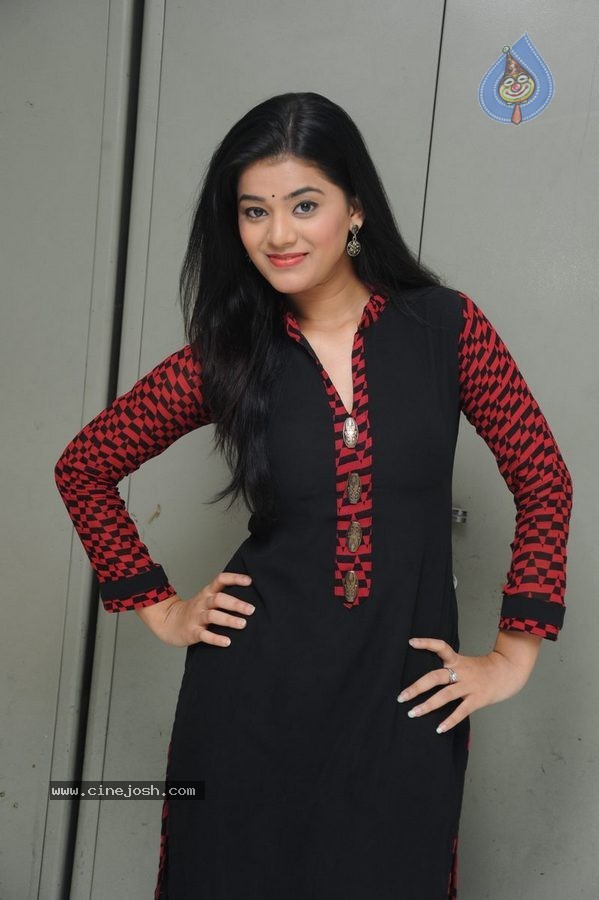 Yamini Bhasker - 41 / 80 photos