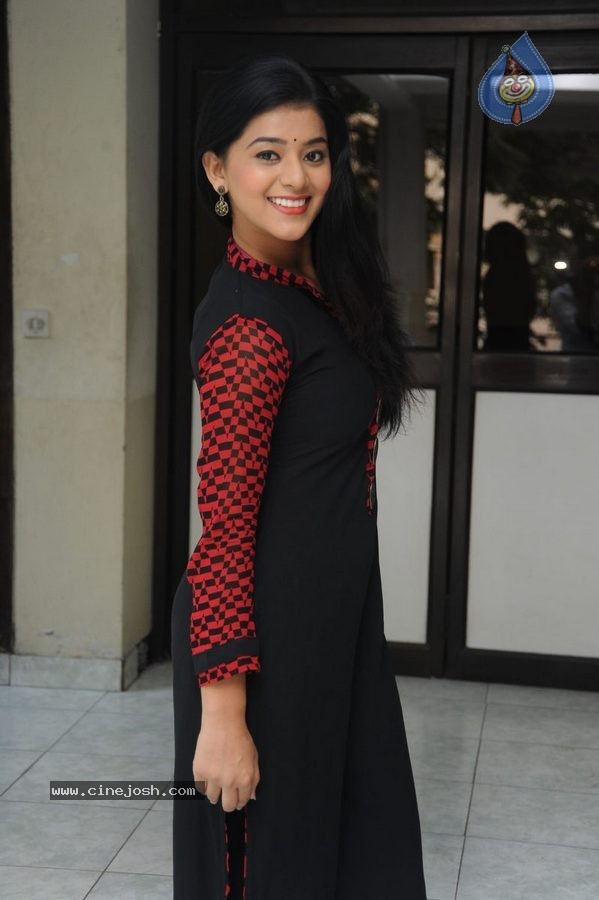 Yamini Bhasker - 61 / 80 photos