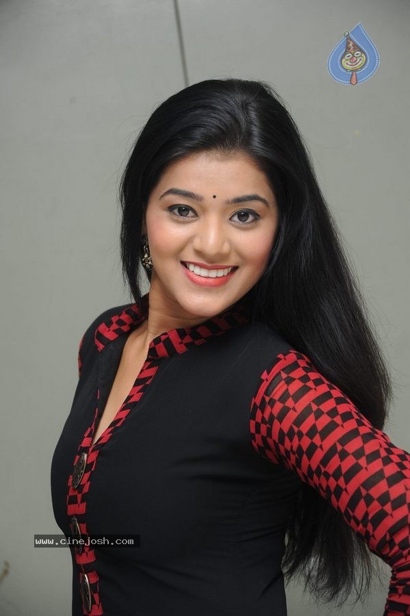 Yamini Bhasker - 77 / 80 photos