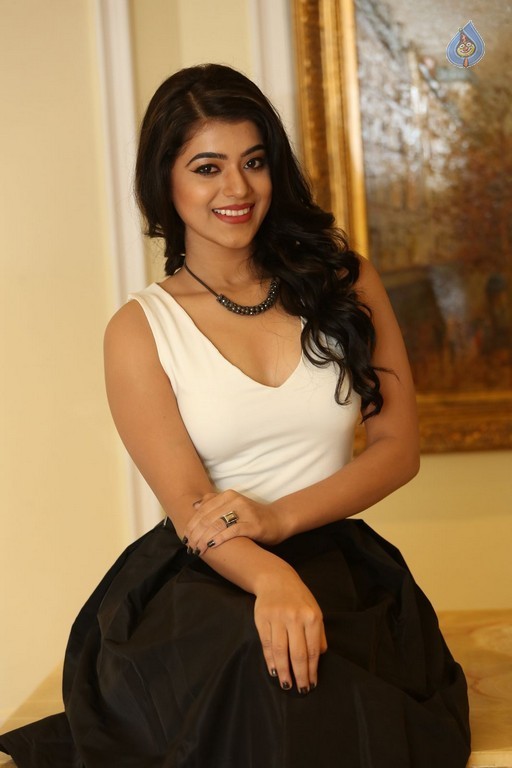 Yamini Bhasker Gallery - 29 / 31 photos