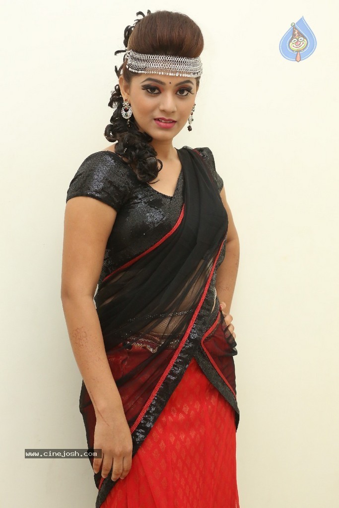 Yamini Latest Gallery - 23 / 104 photos