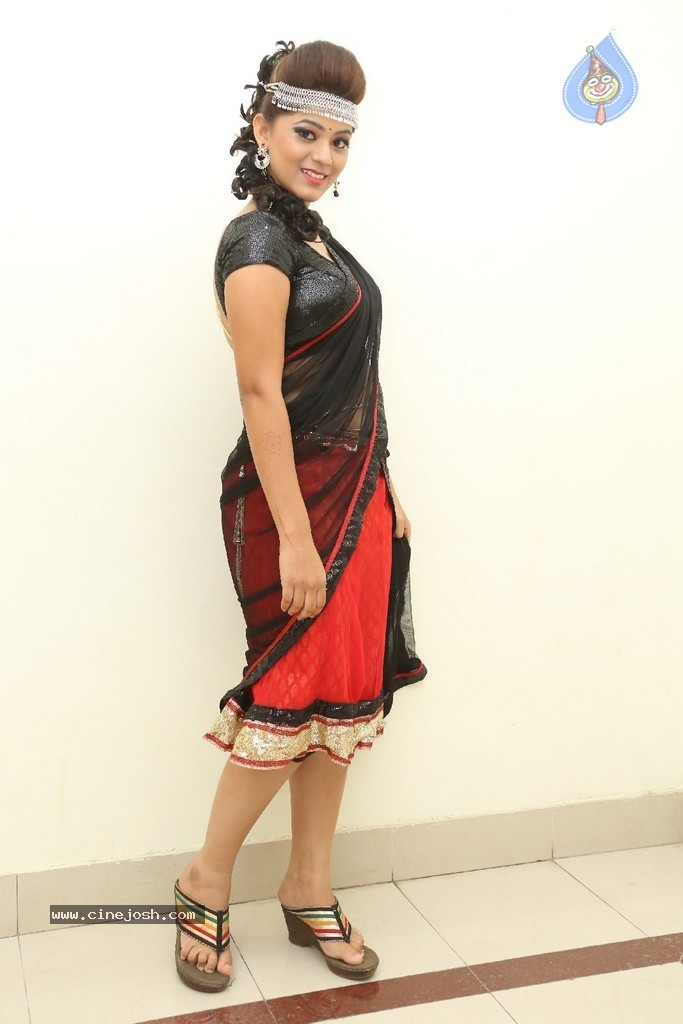 Yamini Latest Gallery - 45 / 104 photos