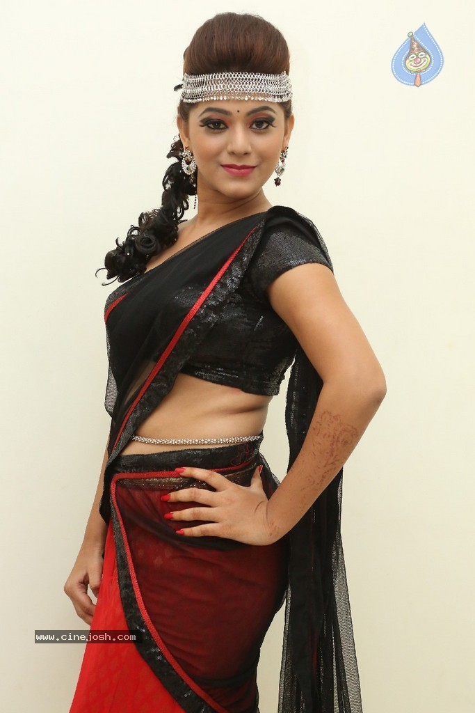 Yamini Latest Gallery - 57 / 104 photos