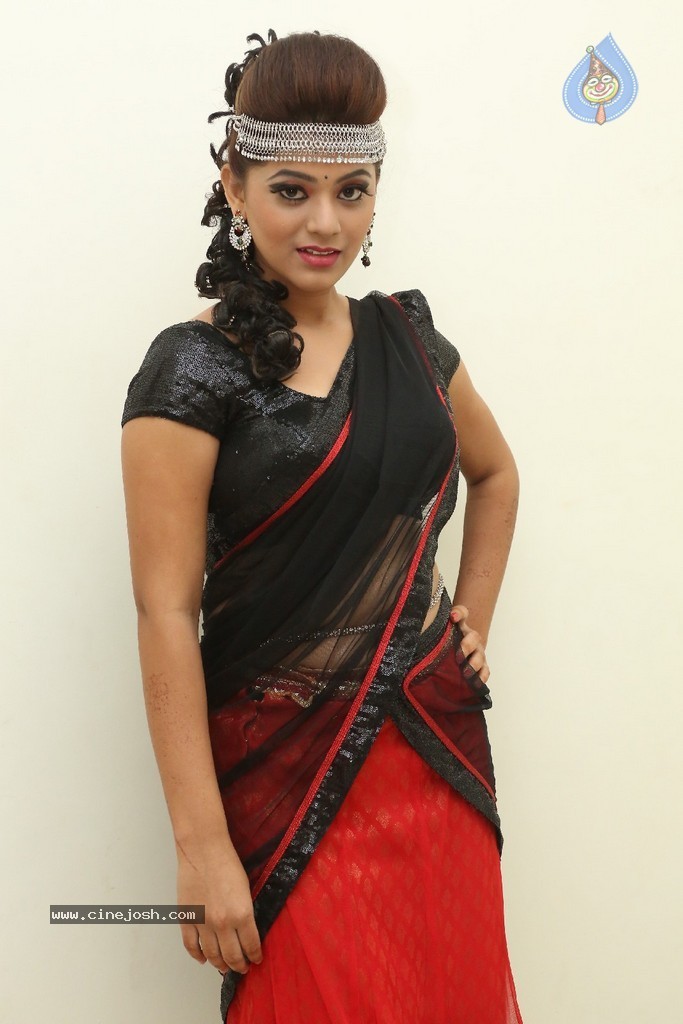 Yamini Latest Gallery - 63 / 104 photos