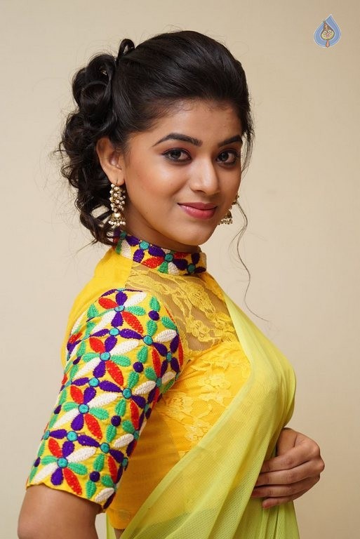 Yamini Latest Photos - 32 / 42 photos