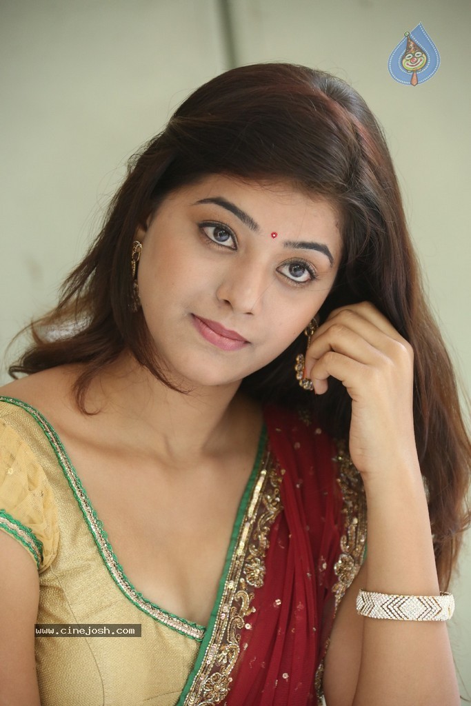 Yamini Latest Stills - 117 / 193 photos