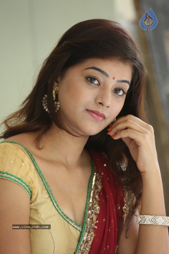 Yamini Latest Stills - 189 / 193 photos