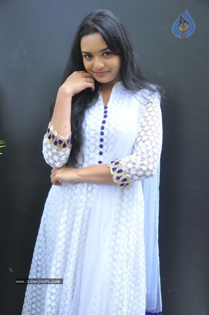 Yamini New Stills - 7 / 50 photos