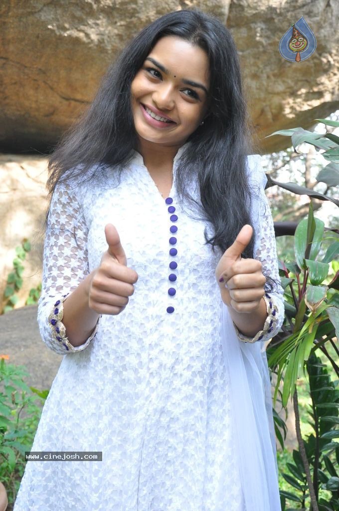 Yamini New Stills - 8 / 50 photos