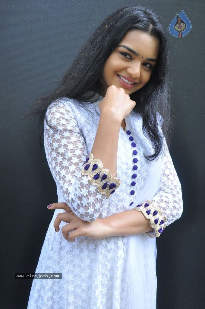 Yamini New Stills - 32 / 50 photos