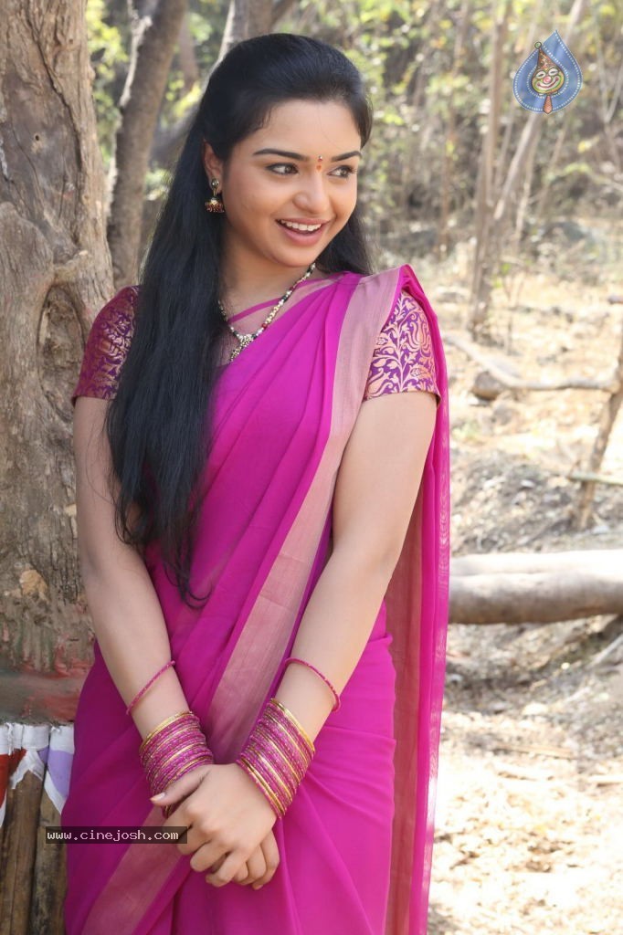 Yamini New Stills - 1 / 84 photos